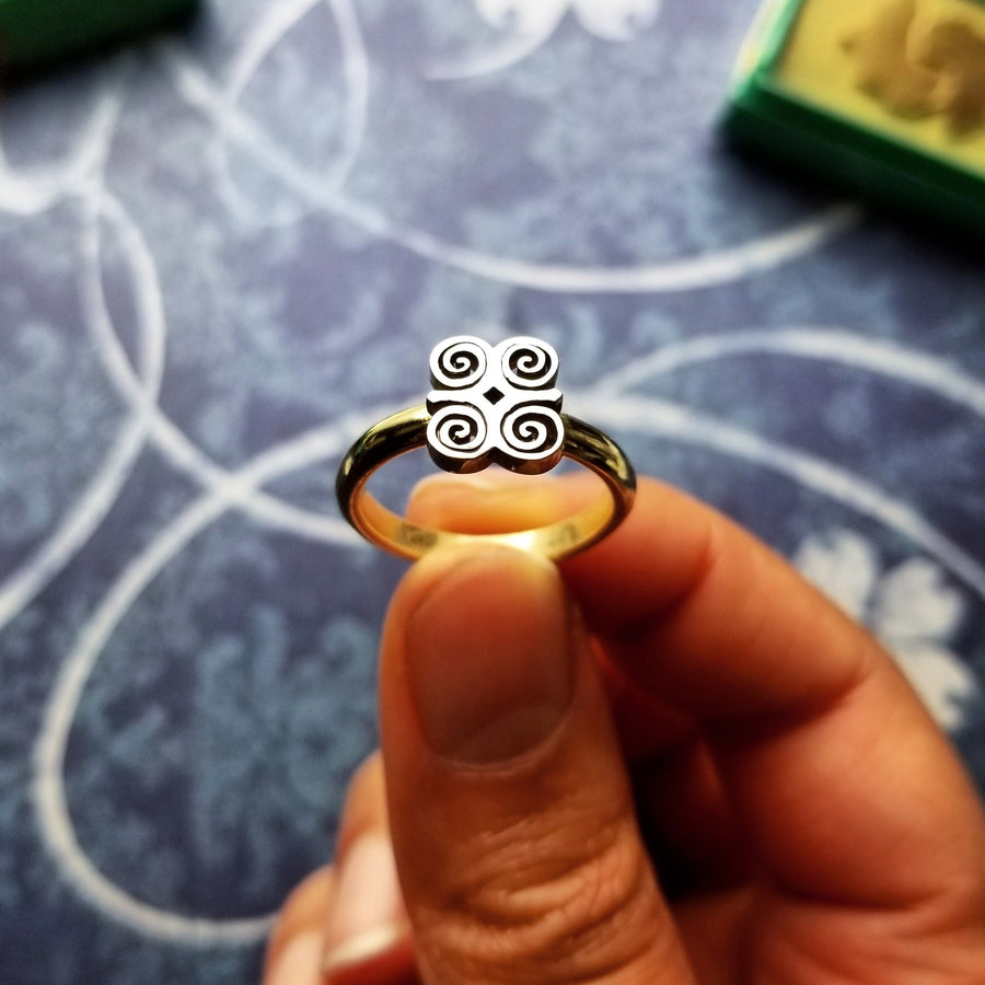 Tiny Statement Rings - Arimas