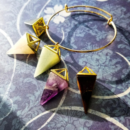 Pyramid Charm - Arimas