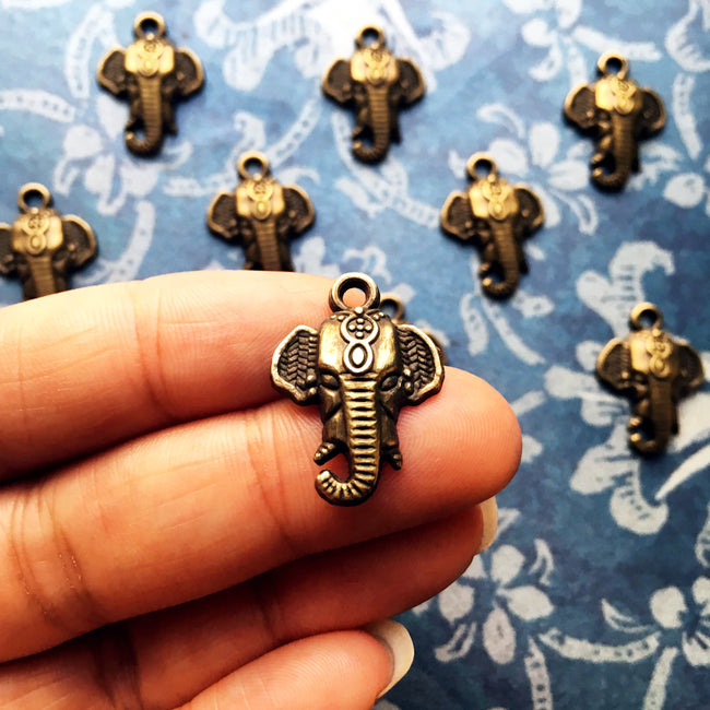 Elephant Charm - Arimas 