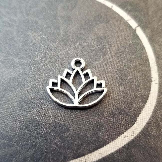 Lotus Charm - Arimas